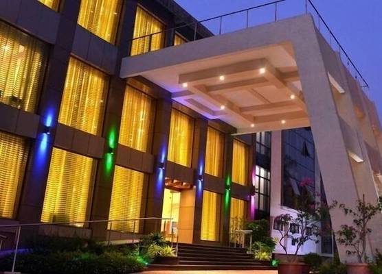 Club Emerald 1