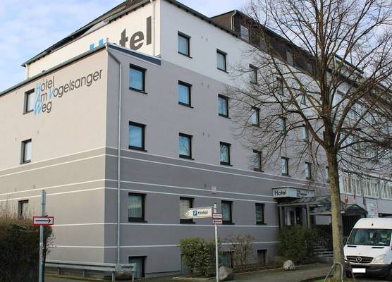 Hotel Am Vogelsanger Weg 1