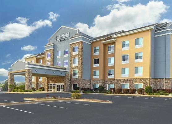 Fairfield Inn & Suites by Marriott Commerce 1