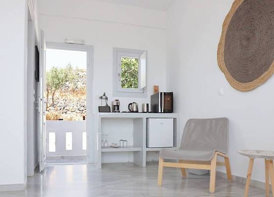 Phaos Santorini Suites 1