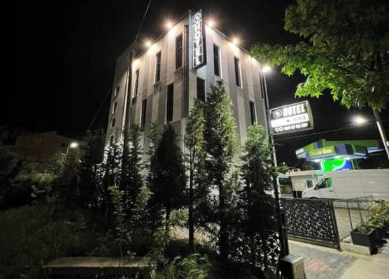 BS Hotel 1