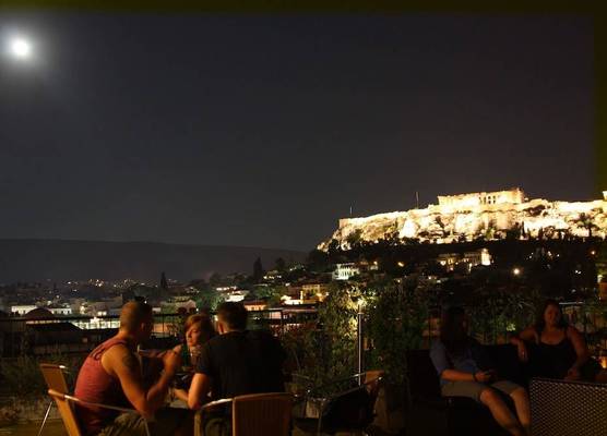 Pella Inn Hostel 1