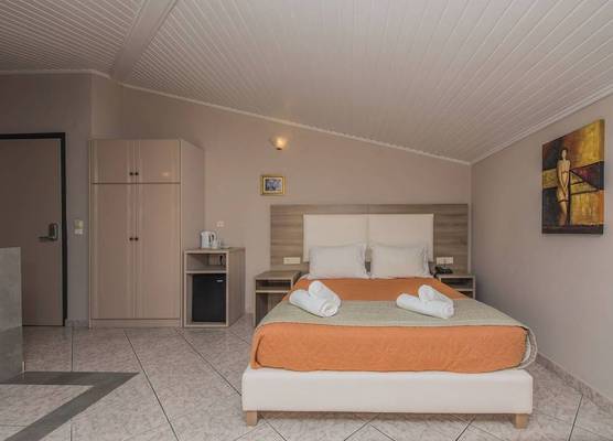 Planos Beach Hotel 1