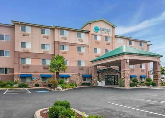 Clarion Pointe Medford 1