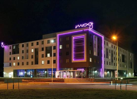 Moxy Edinburgh Airport 1