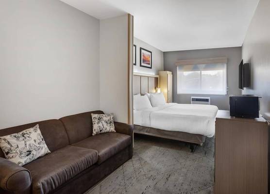 Best Western Roslyn-Long Island Hotel 1