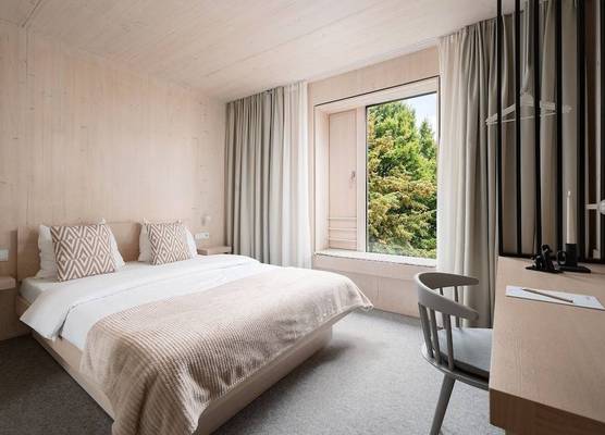 Hotel Bergamo Modern & zentral in Ludwigsburg 24h Check in 3 Min zum Schloss nachhaltiges Hotel in Holzbauweise 1