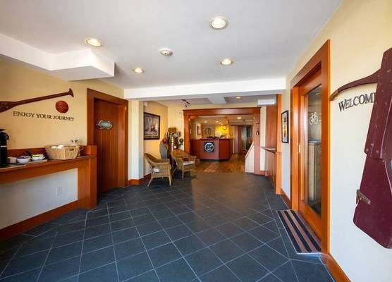 Sidney Waterfront Inn & Suites 1