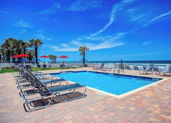 Beach House Inn with POOL & Hot Tub 1