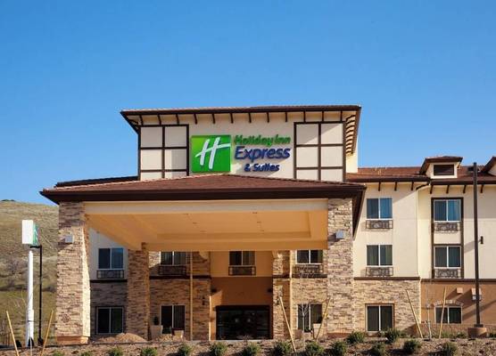 Holiday Inn Express & Suites FRAZIER PARK by IHG 1