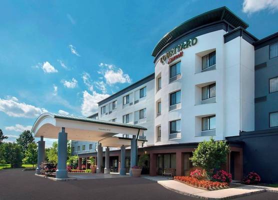 Courtyard by Marriott Lebanon 1