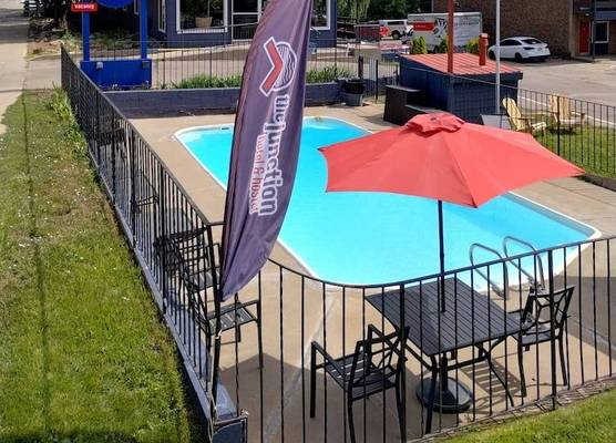 The Junction Hotel and Hostel 1