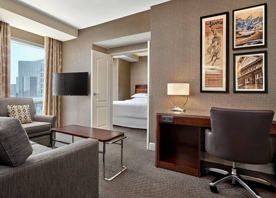 Sheraton Suites Calgary Eau Claire 1