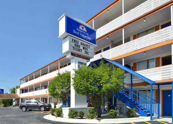 Americas Best Value Inn & Suites Branson - Near the Strip 1