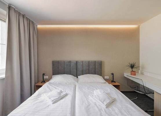 Hotel Gardinn - Free Parking and Quiet Garden 1