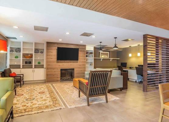 Garner Hotel Houston - Westheimer by IHG 1