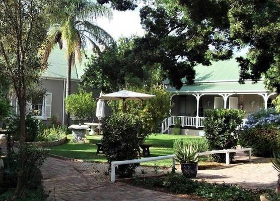 HouseMartin Lodge & Self Catering 1