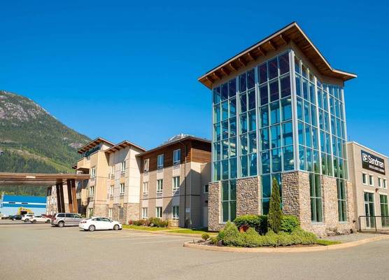 Sandman Hotel and Suites Squamish 1