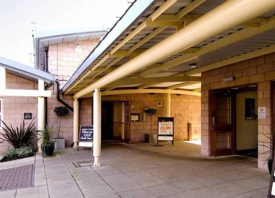 Premier Inn Manchester - Cheadle 1