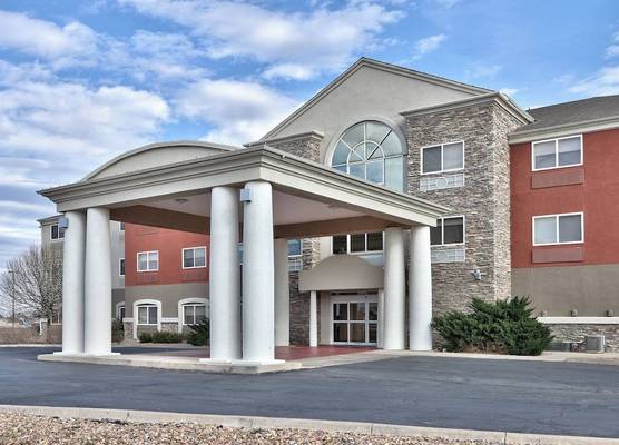 Holiday Inn Express & Suites PORTALES by IHG 1