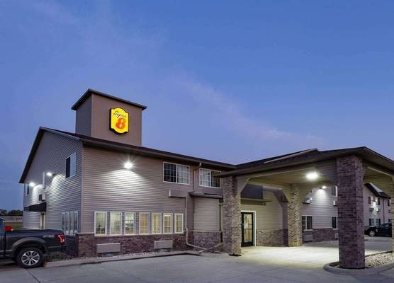 Super 8 by Wyndham Fort Dodge IA 1