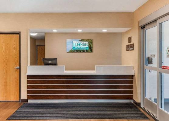 Comfort Inn & Suites near Route 66 1