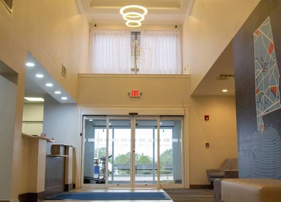 Holiday Inn Express & Suites CULLMAN by IHG 1