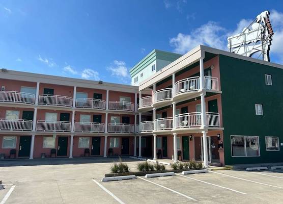 Coliseum Ocean Resort 1