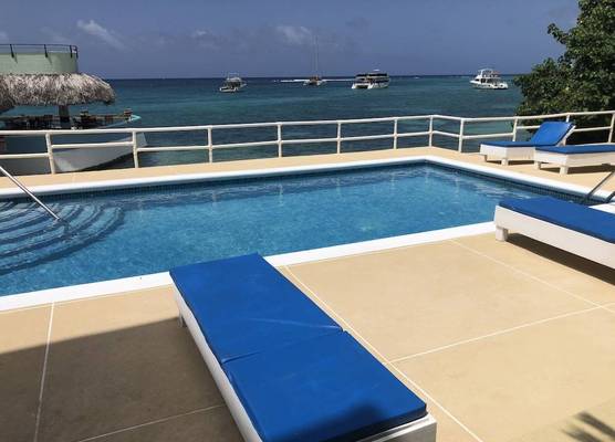 Ocean Palms Resort 1
