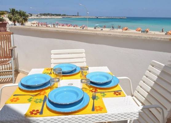 Appartamento Coryna sul Mare 1