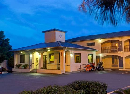 Super 8 by Wyndham Walterboro 1