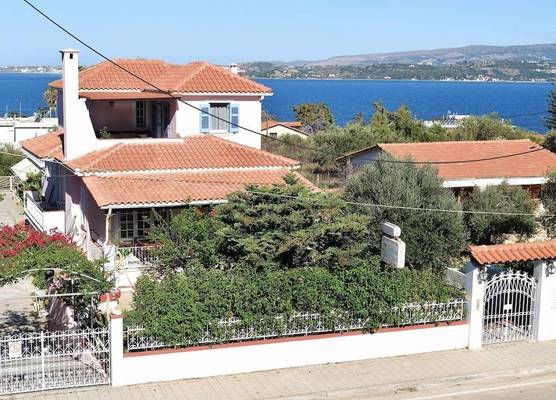 Tzivras Villa & Apartments 1