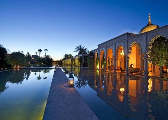 Palais Namaskar 1