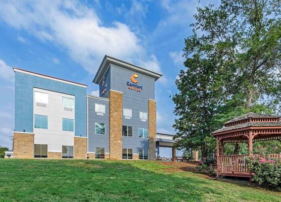 Comfort Suites Palestine 1