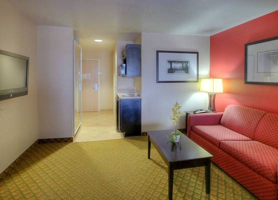 Holiday Inn Express & Suites TUCUMCARI by IHG 1