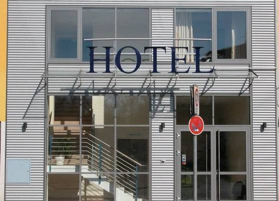 Hotel Am Segelhafen & Free Parking 1