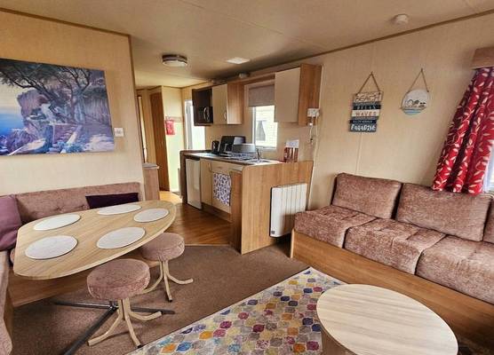 3 Bed Caravan Sleeps 6 with Parking 1