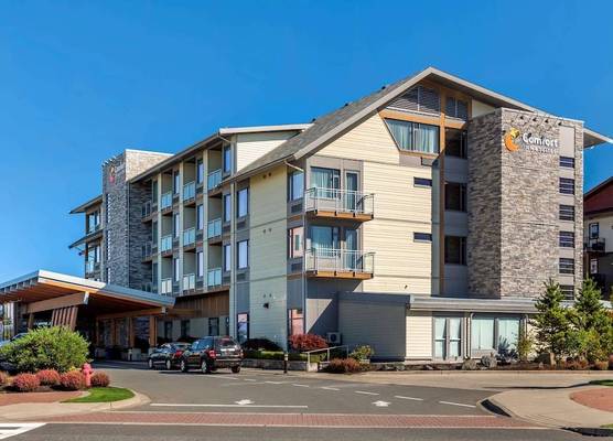 Comfort Inn & Suites 1