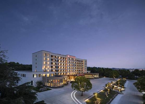 Hilton Garden Inn Zhangjiajie Tianmen Mountain 1