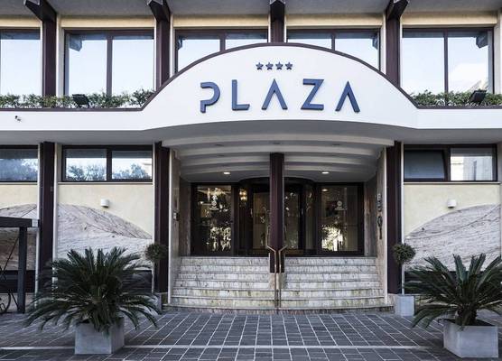 Hotel Plaza 1