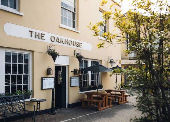 Oak House Hotel 1