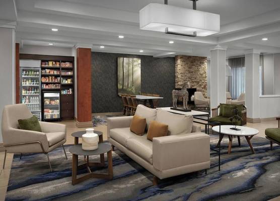Fairfield Inn & Suites by Marriott Rogers 1