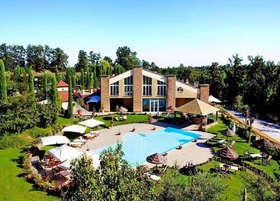 Apartment in Vinci With Pool & Wellness 1