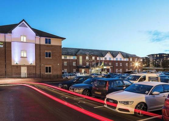 Holiday Inn Express London Gatwick - Crawley by IHG 1