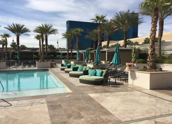 Luxury Suites International at The Signature 1