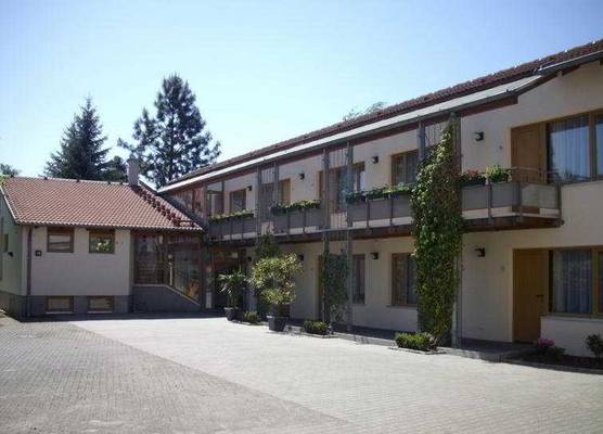 Port Inn Hotel 1