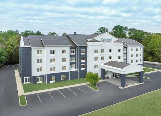 Fairfield Inn & Suites Lake City 1