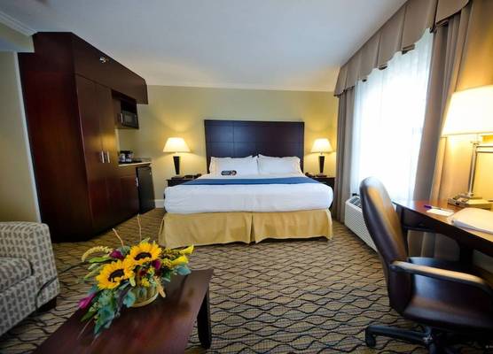 Holiday Inn Express & Suites MERRIMACK - NASHUA by IHG 1