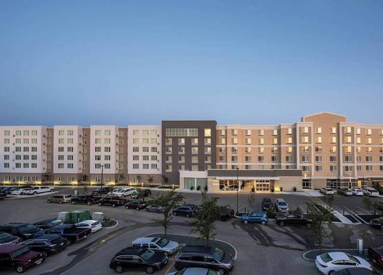 Fairfield Inn & Suites by Marriott Winnipeg 1