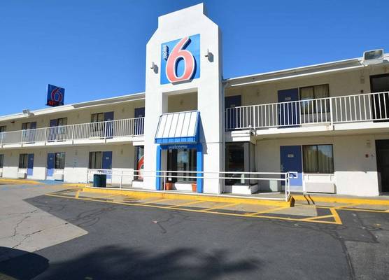 Motel 6 Chicopee, MA - Springfield 1